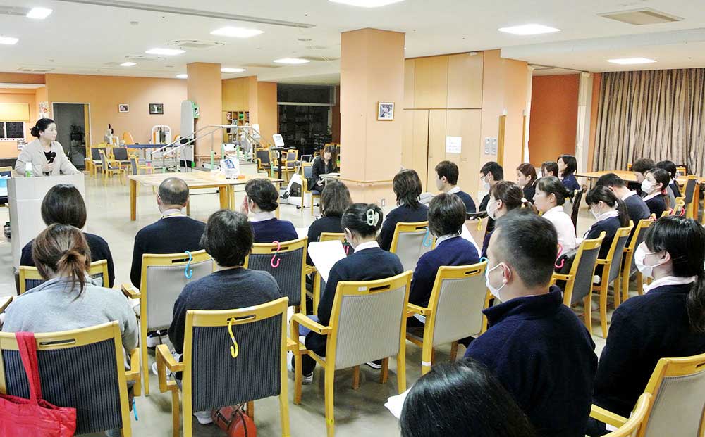 毎月開催する職員向けの研修会